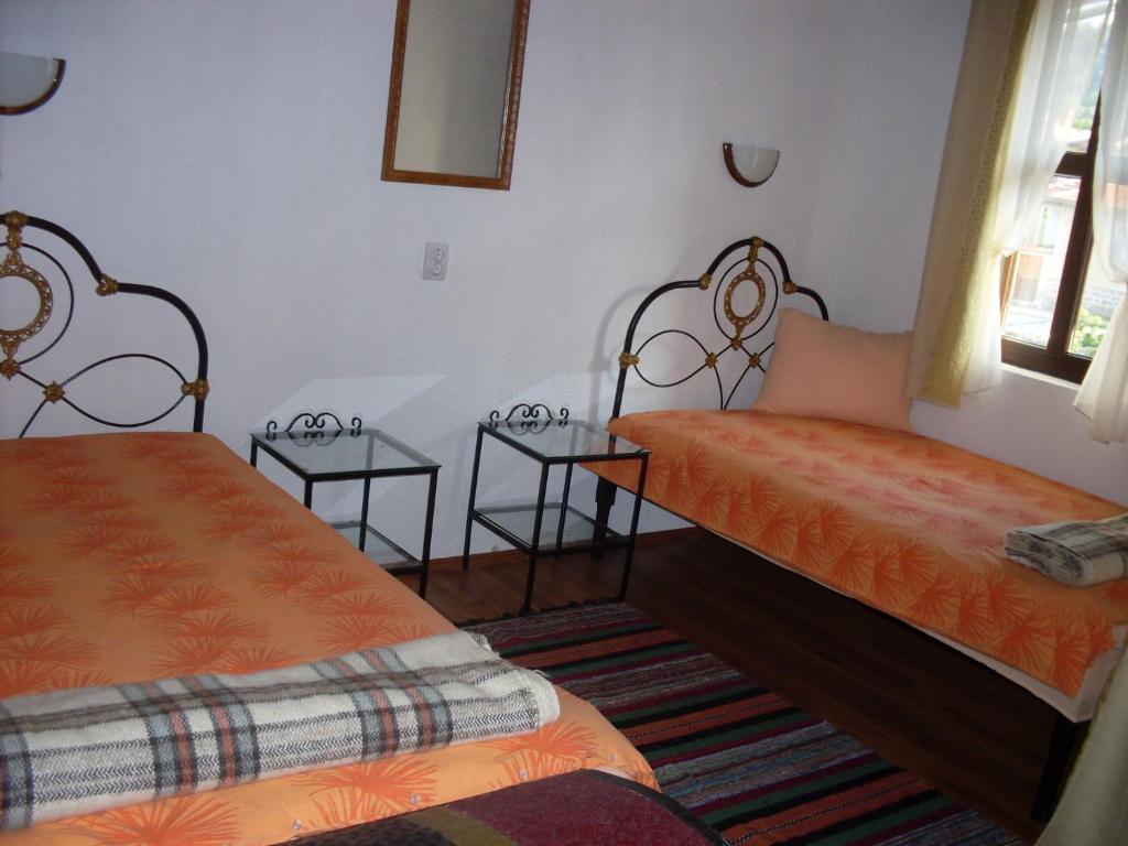 Tsutsovi House Hotel Kalofer Phòng bức ảnh