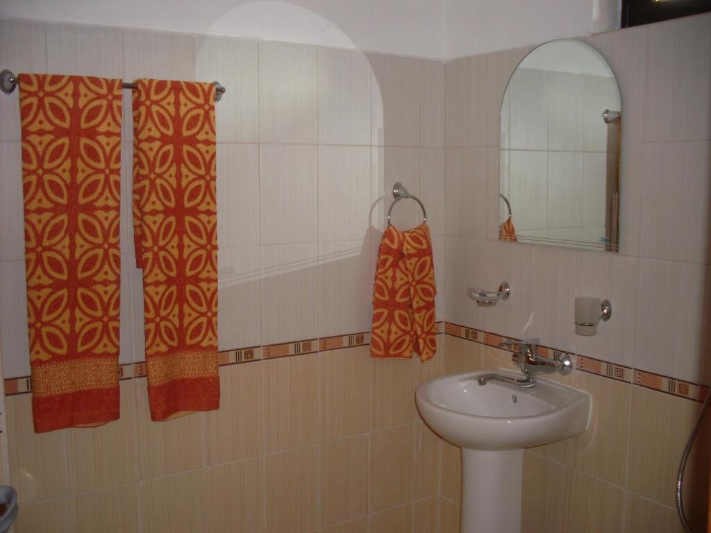 Tsutsovi House Hotel Kalofer Phòng bức ảnh
