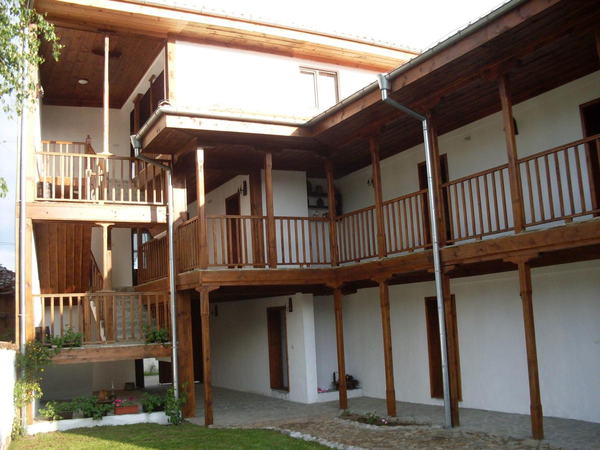 Tsutsovi House Hotel Kalofer Ngoại thất bức ảnh